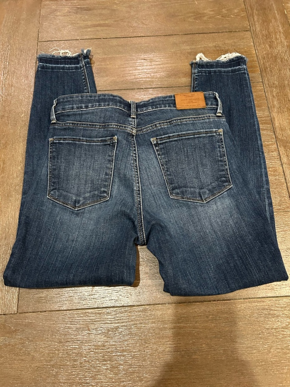 Lucky Brand Raw Hem Skinny Jeans Dark Wash Stretch Denim Size 6/28 - Picture 5 of 6